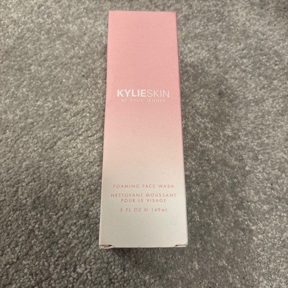 Kylie skin - Picture 1 of 1
